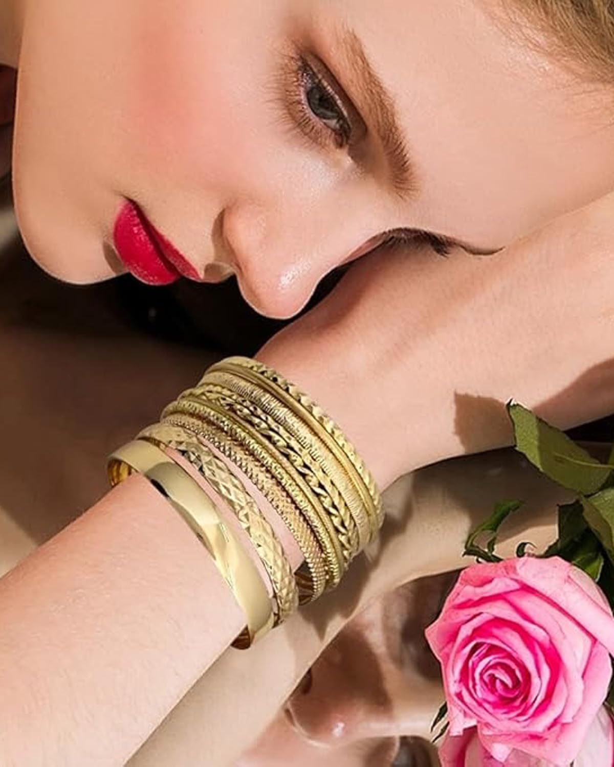 10Pcs Set di braccialetti rigidi in oro, Braccialetti Lucidi impilabili Indiani Confezione Multipla Braccialetti avvolgenti Bigiotteria per donne per feste di nozze